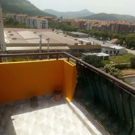 Apartman Dzoni *